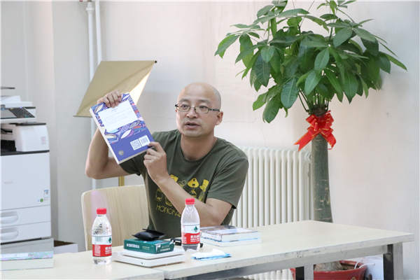 我校繼續(xù)開展家長義教主題講座