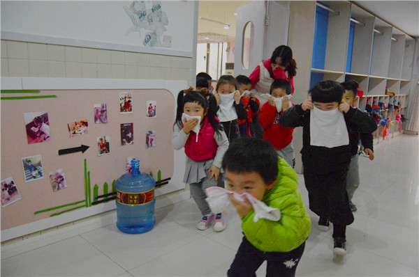 錦園幼兒園開展“關(guān)注消防 平安你我”防火演練活動(dòng)