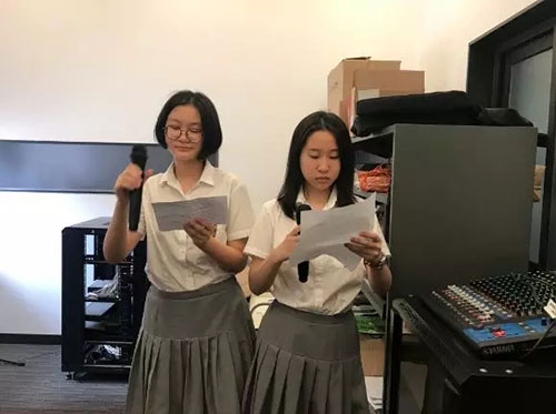 黑利伯瑞“畢業(yè)季送祝?！敝黝}升旗儀式溫馨舉行！