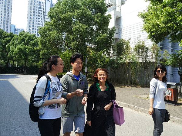 英國牛津大學(xué)Dr. Kim主任到訪我?？赐呷髌职鄬W(xué)生