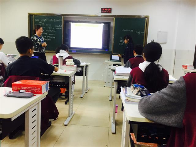 【國際高中】公開課教學搭平臺 青年教師展風采